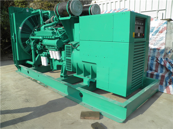 巴楚出租发电机-进口柴油发电机组与国产柴油发电机组的区别