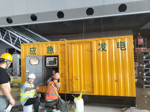 巴楚怎样判断空气滤清器是否需要更换？